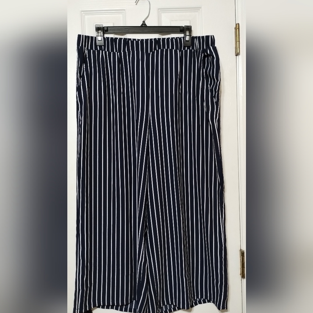 Signature Collection Women's Size XL Navy and White Striped Trousers